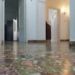 Center First Floor Daire *