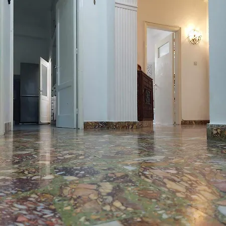 Center First Floor Apartment *