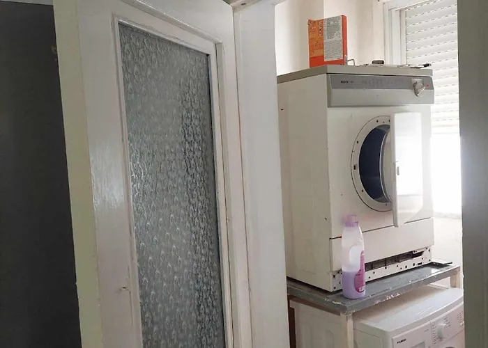 Center First Floor Apartment *